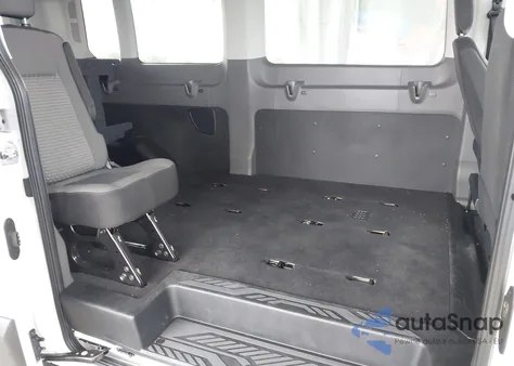 2023 Ford Transit-350 Passenger Van Xlt z USA, uszkodzony, nr VIN 1FBAX2C84PKB37135